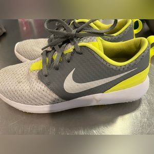 Youth Nike golf shoes